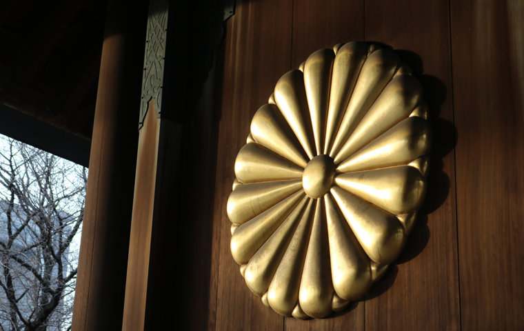 The Young Prince Who Bears the Future Throne: His True Self and Determined Resolve